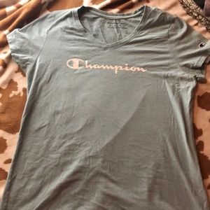 champion t shirt size medium,
